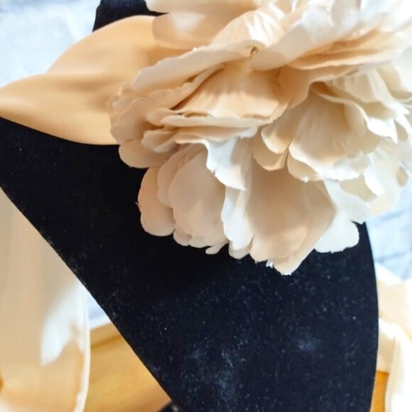 ZARA Flower Neck Bow - Picture 7 of 8